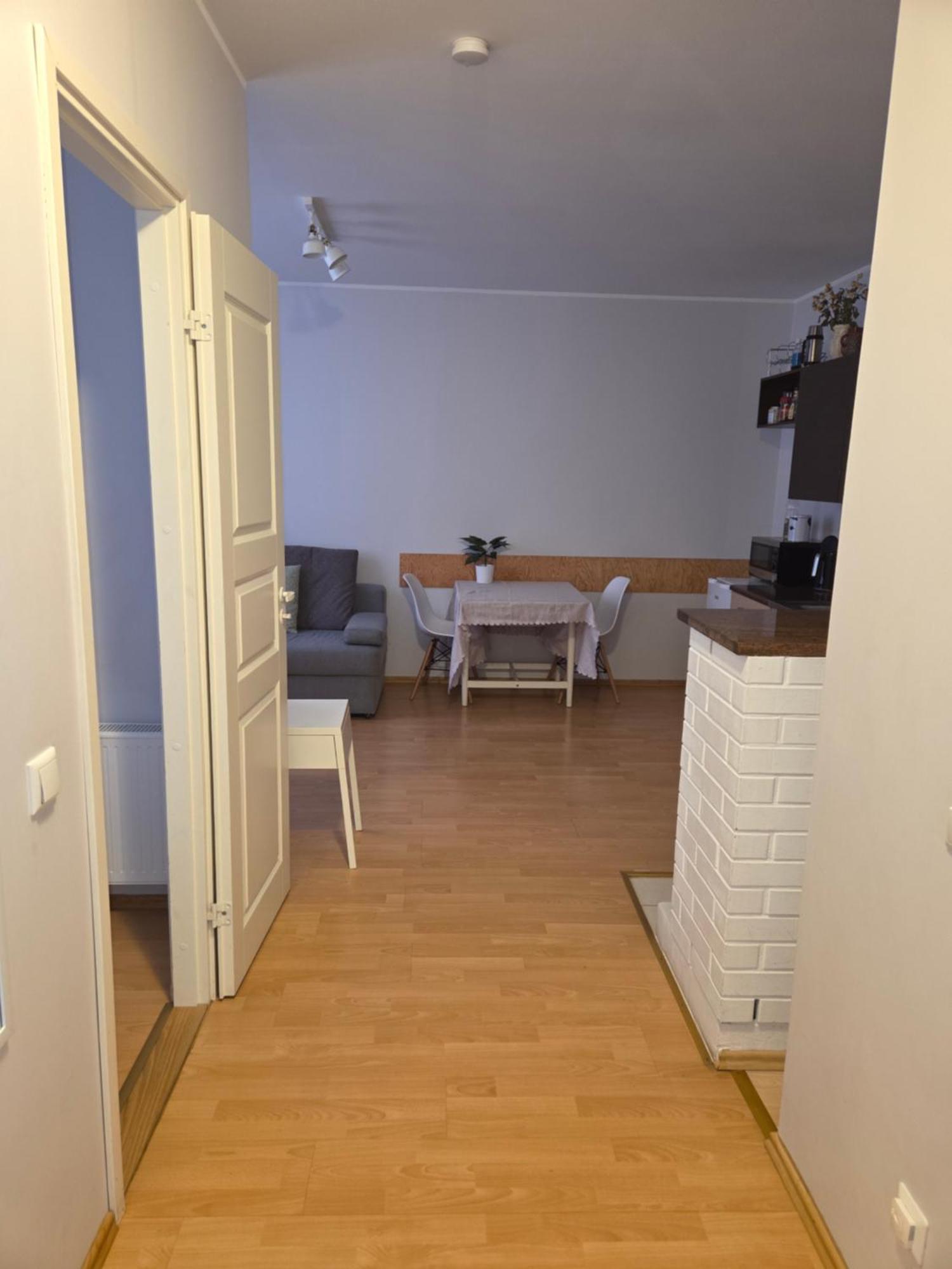 Suur-Ameerika Apartment Ταλίν Δωμάτιο φωτογραφία
